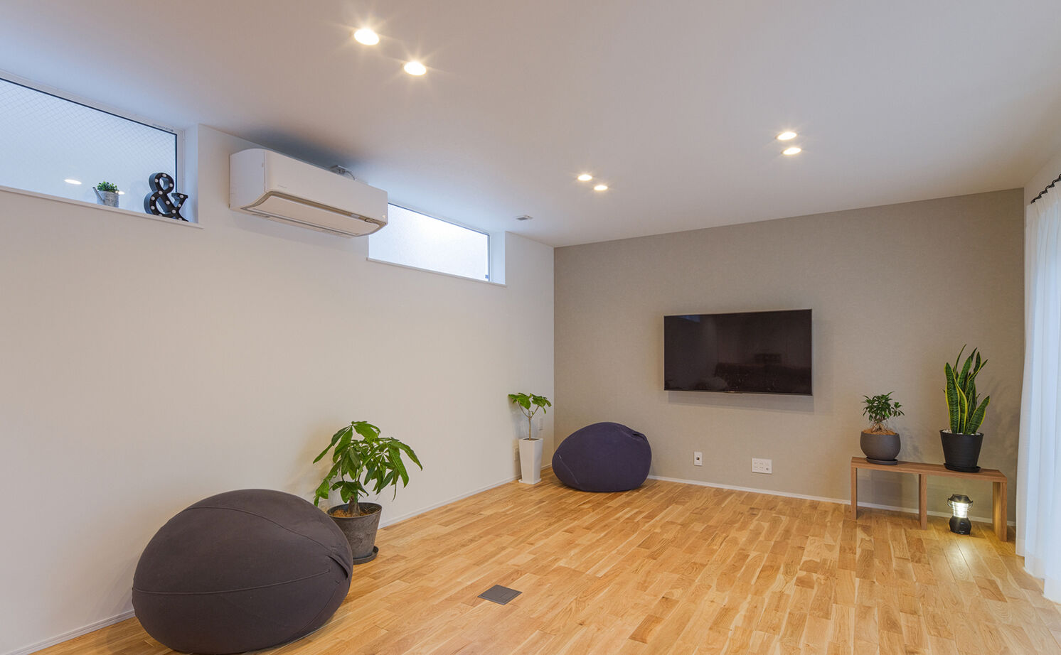 高砂建設　埼玉・東京 【さいたま市/40坪台/間取り図/吹抜け】建物に囲まれた旗竿地でもプライバシーを守れる、大空間を実現の建築実例画像6