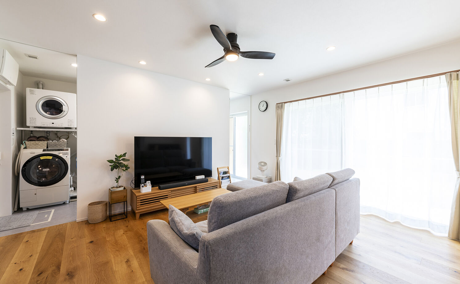 高砂建設　埼玉・東京 【さいたま市/3000万円台/30坪台/間取り図/回遊動線】家事ラク動線と片付けやすい収納で笑顔が増える住まいの建築実例画像8