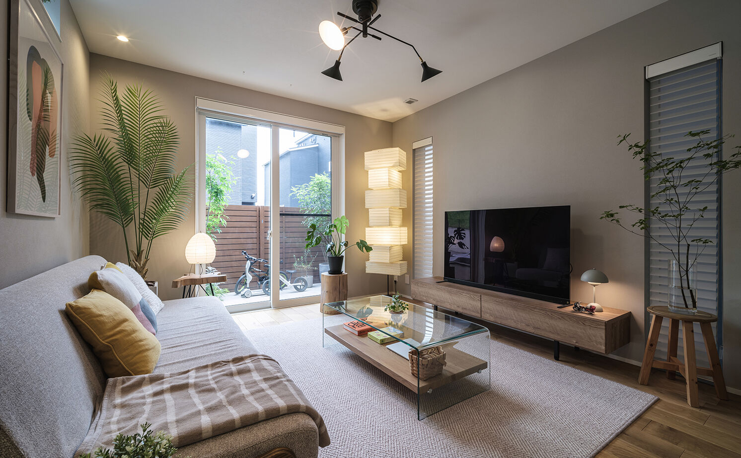 高砂建設　埼玉・東京 【さいたま市/3000万円台/20坪台/間取り図】ナチュラル素材にこだわった土地探しから叶えた理想の住まいの建築実例画像1