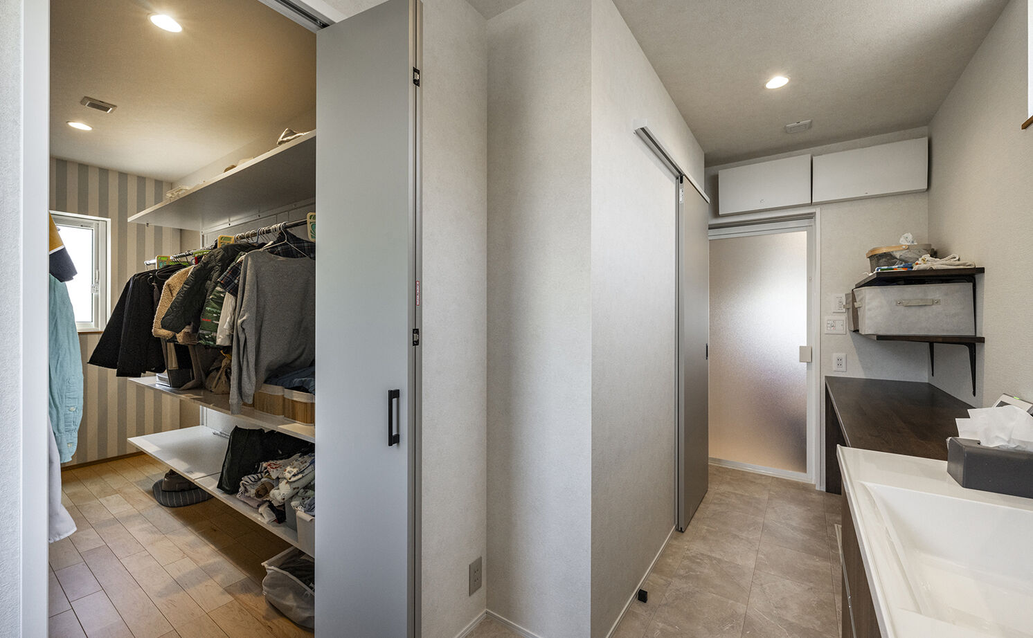 高砂建設　埼玉・東京 【練馬区/30坪台/ピットリビング/無垢材】大人数が集まっても顔が見える！ストレートに空間がつながる家の建築実例画像11