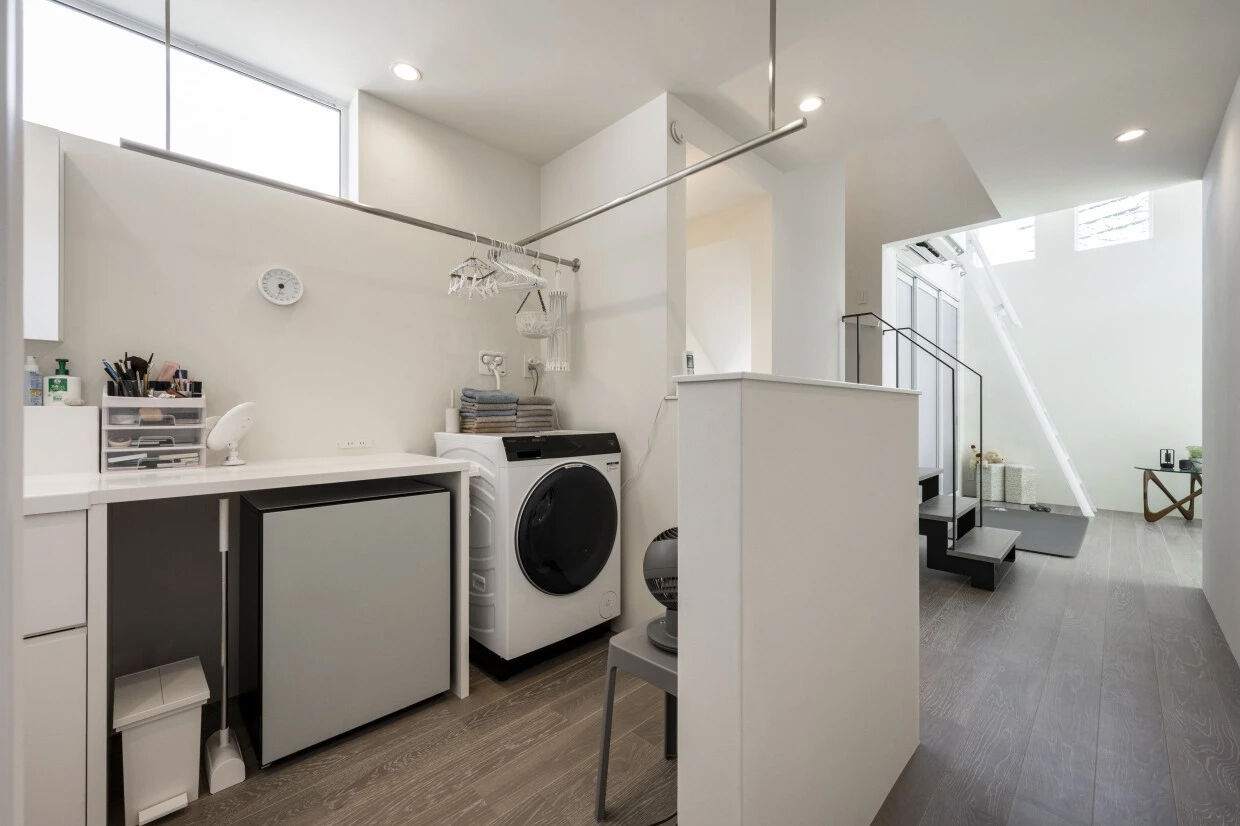 高砂建設　埼玉・東京 【さいたま市/3000万円台/30坪台/間取り図】窓から覗く景観にもこだわり尽くしたシンプルモダンの美しい家の建築実例画像8