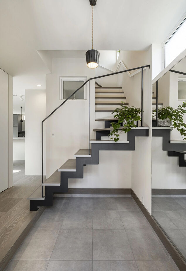 高砂建設　埼玉・東京 【さいたま市/3000万円台/30坪台/間取り図】窓から覗く景観にもこだわり尽くしたシンプルモダンの美しい家の建築実例画像10