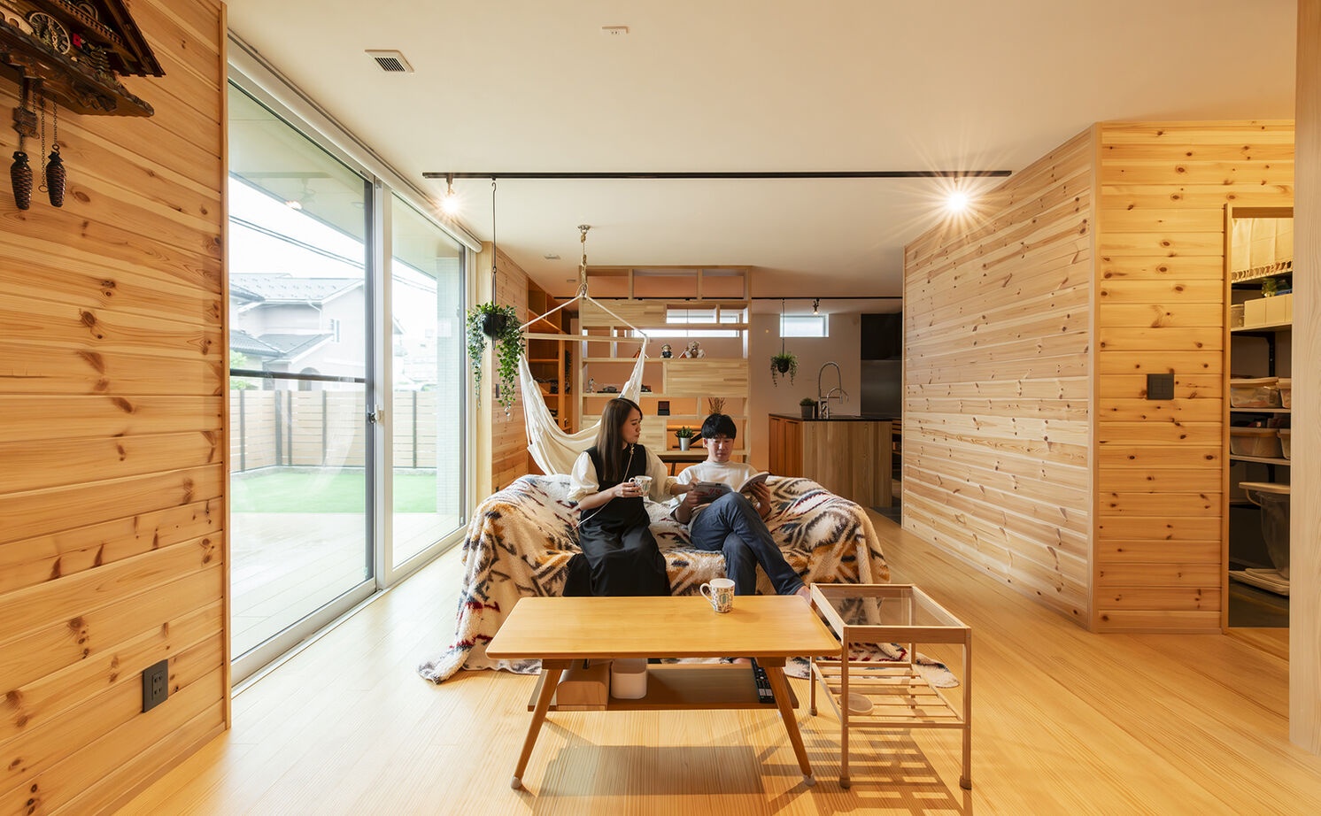 高砂建設　埼玉・東京 【埼玉県／30坪台／吹抜け／勾配天井】キャンパーが叶えた木の温もり溢れる山小屋風ハウスの建築実例画像2