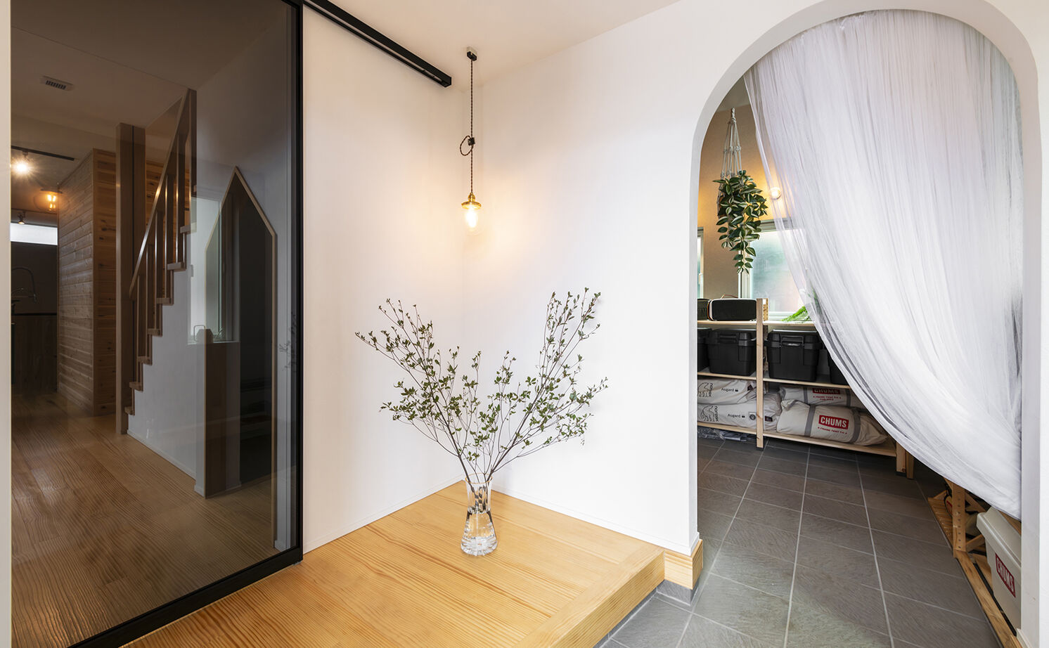 高砂建設　埼玉・東京 【埼玉県／30坪台／吹抜け／勾配天井】キャンパーが叶えた木の温もり溢れる山小屋風ハウスの建築実例画像12