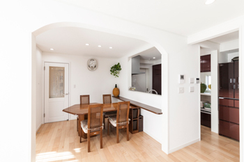 ビーバーハウス　注文住宅事業部　REST 【摂津市｜3000万円台｜３階建｜間取り図】３LDKと書道教室のある、２階LDKで広々明るく暮らすの建築実例画像3