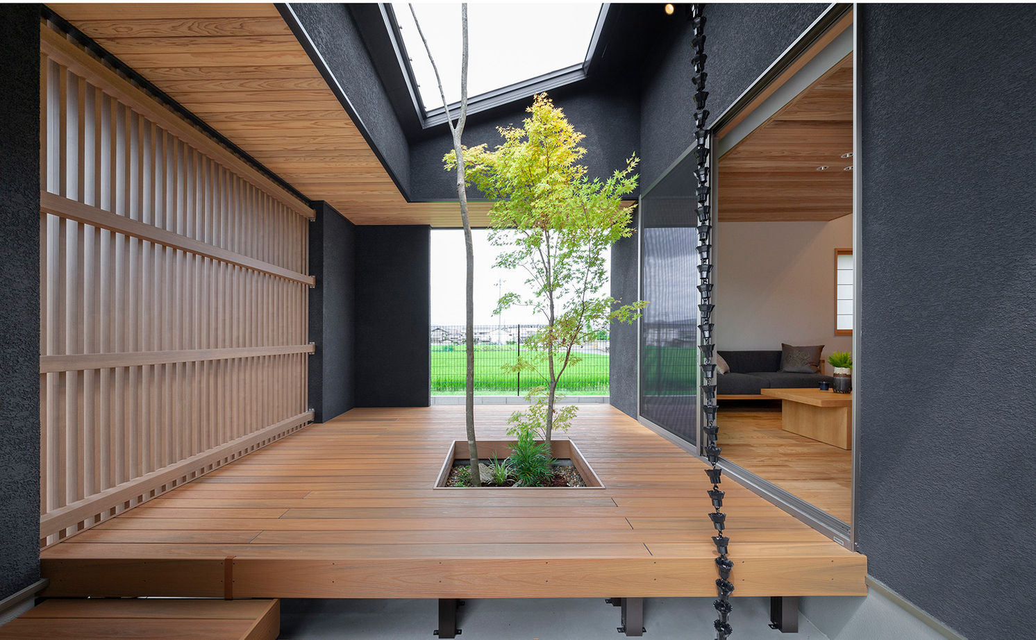 ビーバーハウス　注文住宅事業部　REST 【奈良/1870万円/平屋/間取り図有】くつろぎの住空間を生み出した、緑が映えるシックな和モダンの平屋の建築実例画像3