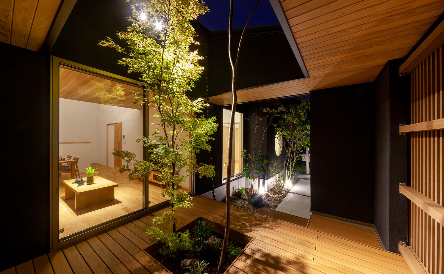 ビーバーハウス　注文住宅事業部　REST 【奈良/1870万円/平屋/間取り図有】くつろぎの住空間を生み出した、緑が映えるシックな和モダンの平屋の建築実例画像14