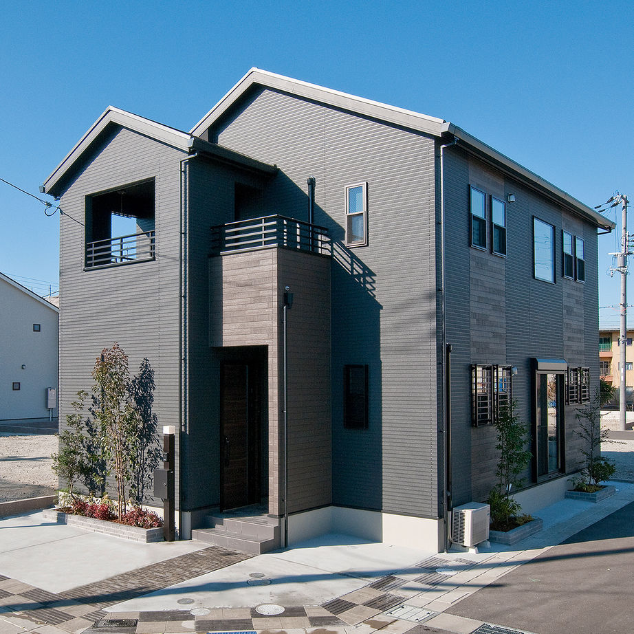 ビーバーハウス　注文住宅事業部　REST 【1000万円台×ニューヨーク路地裏スタイル】「吹抜回遊動線」の住まい/カフェスタイルのダイニングの建築実例画像1