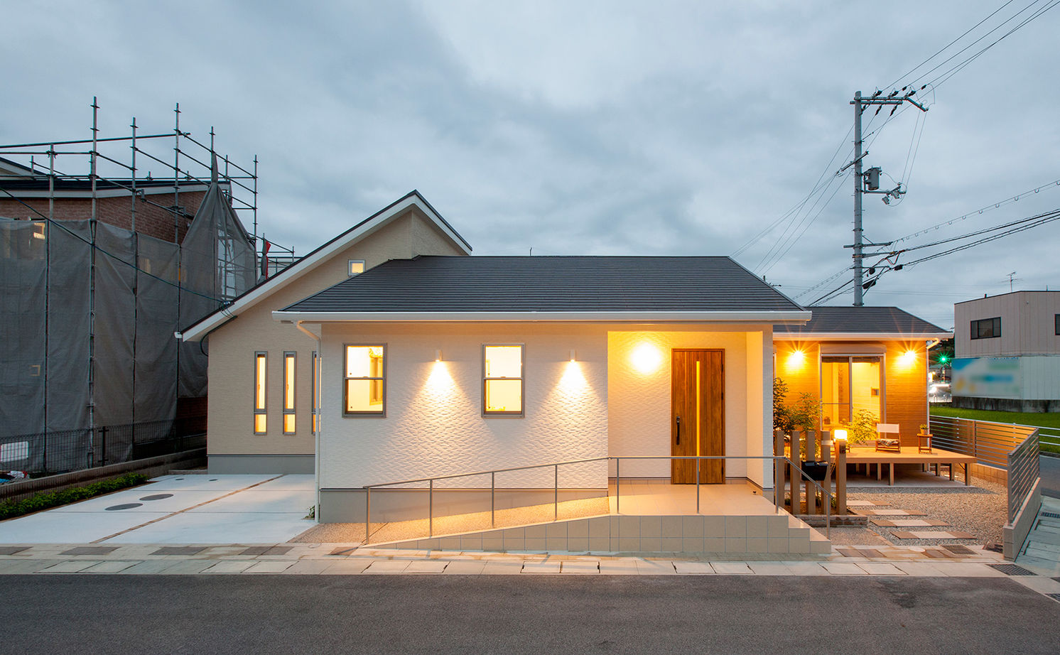 ビーバーハウス　注文住宅事業部　REST 【奈良/平屋/間取り図有/1500万円】広々リビングと庭、和室まで一体感が楽しめて暮らしやすい平屋の家の建築実例画像