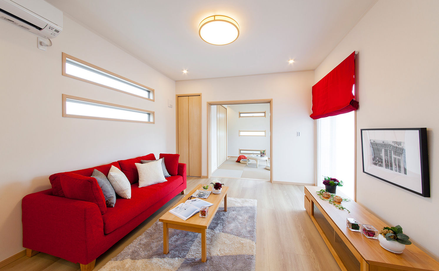 ビーバーハウス　注文住宅事業部　REST 【奈良/平屋/間取り図有/1500万円】広々リビングと庭、和室まで一体感が楽しめて暮らしやすい平屋の家の建築実例画像6