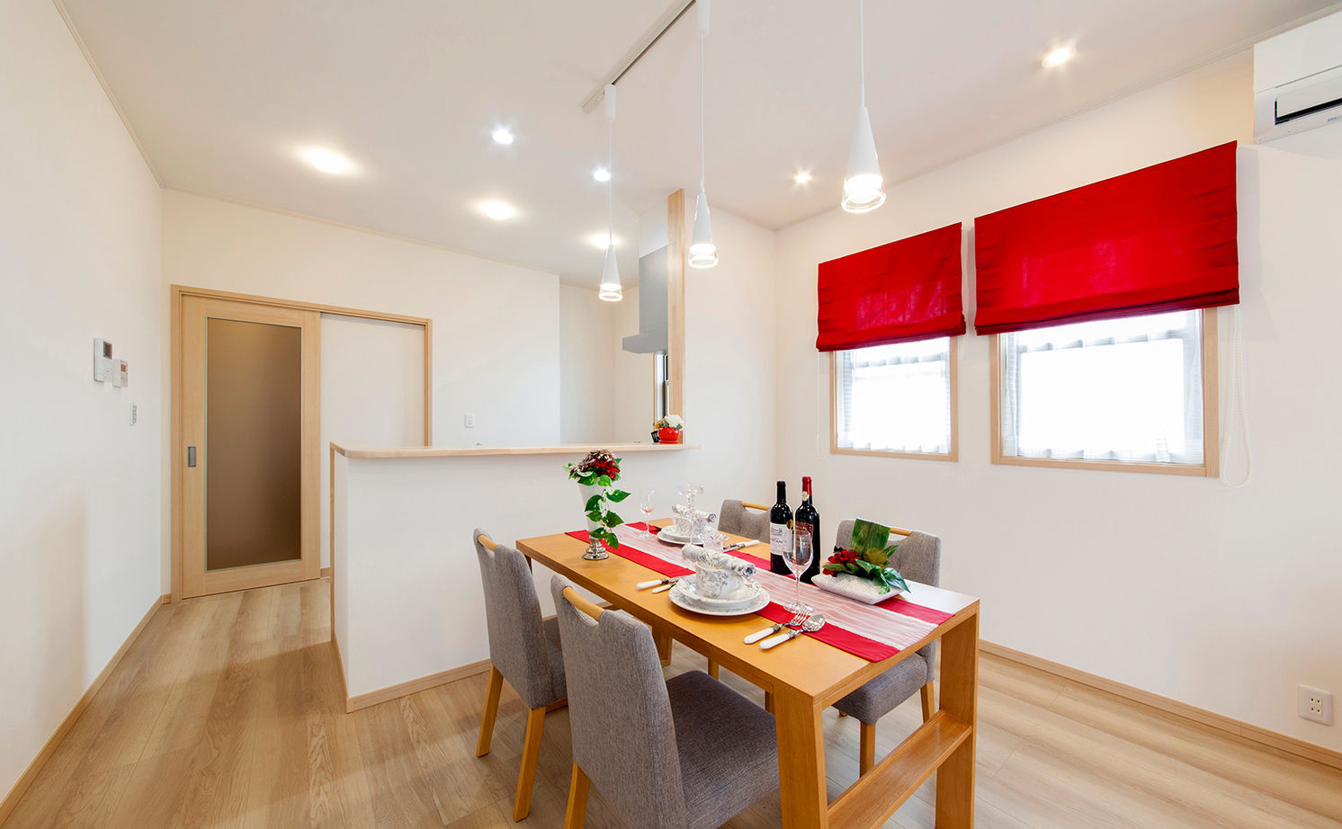 ビーバーハウス　注文住宅事業部　REST 【奈良/平屋/間取り図有/1500万円】広々リビングと庭、和室まで一体感が楽しめて暮らしやすい平屋の家の建築実例画像7