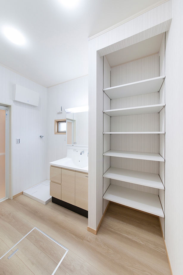 ビーバーハウス　注文住宅事業部　REST 【奈良/平屋/間取り図有/1500万円】広々リビングと庭、和室まで一体感が楽しめて暮らしやすい平屋の家の建築実例画像16