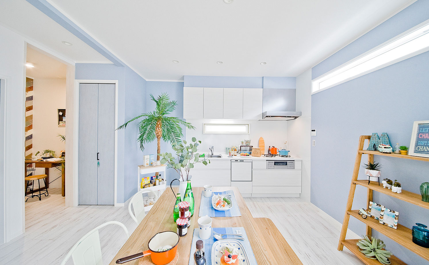 ビーバーハウス　注文住宅事業部　REST 【八尾市/2096万円/間取り図有】ブルーとホワイトを基調にした理想のサーファーズスタイルの住まいを実現の建築実例画像2