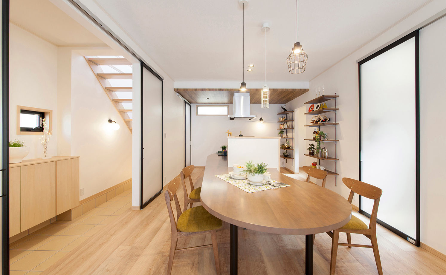 ビーバーハウス　注文住宅事業部　REST 【八尾市/1800万円/間取り図有】玄関土間とLDKにつながりをもたせて広がりを生み出した、心地いい家の建築実例画像2