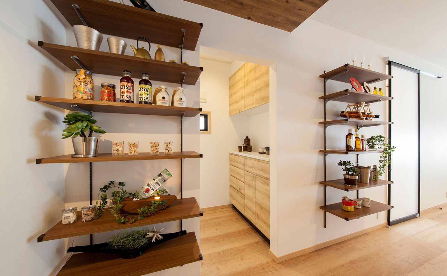 ビーバーハウス　注文住宅事業部　REST 【八尾市/1800万円/間取り図有】玄関土間とLDKにつながりをもたせて広がりを生み出した、心地いい家の建築実例画像7