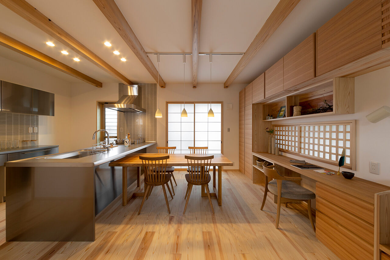 ビーバーハウス　注文住宅事業部　REST 【藤井寺市/2000万円台/間取り図有】吹き抜けに美しい紀州杉の梁。四季の移ろいを感じ、無垢木に癒される家の建築実例画像4