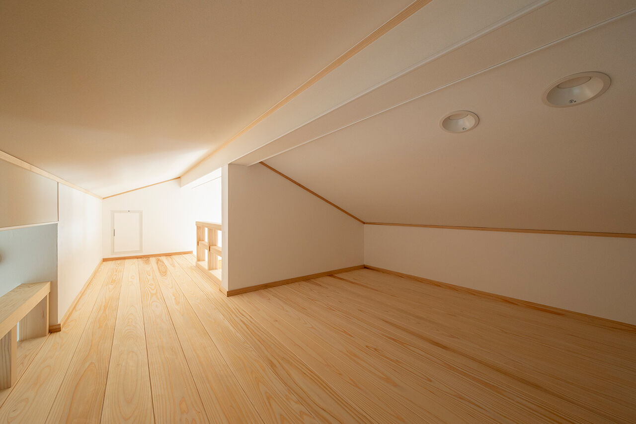 ビーバーハウス　注文住宅事業部　REST 【藤井寺市/2000万円台/間取り図有】吹き抜けに美しい紀州杉の梁。四季の移ろいを感じ、無垢木に癒される家の建築実例画像9