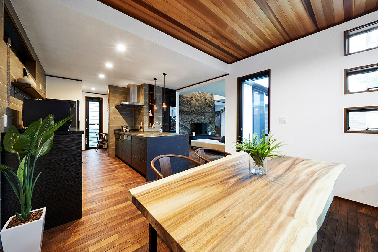 ビーバーハウス　注文住宅事業部　REST 【八尾市/3000万円台/間取り図有】見上げる空までプランニングされた、中庭付きガレージハウスの建築実例画像3