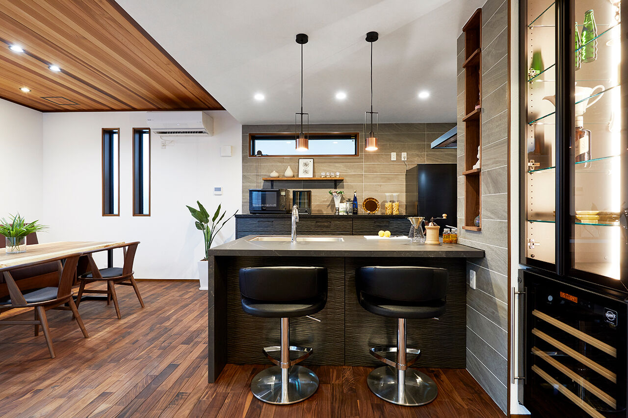 ビーバーハウス　注文住宅事業部　REST 【八尾市/3000万円台/間取り図有】見上げる空までプランニングされた、中庭付きガレージハウスの建築実例画像4