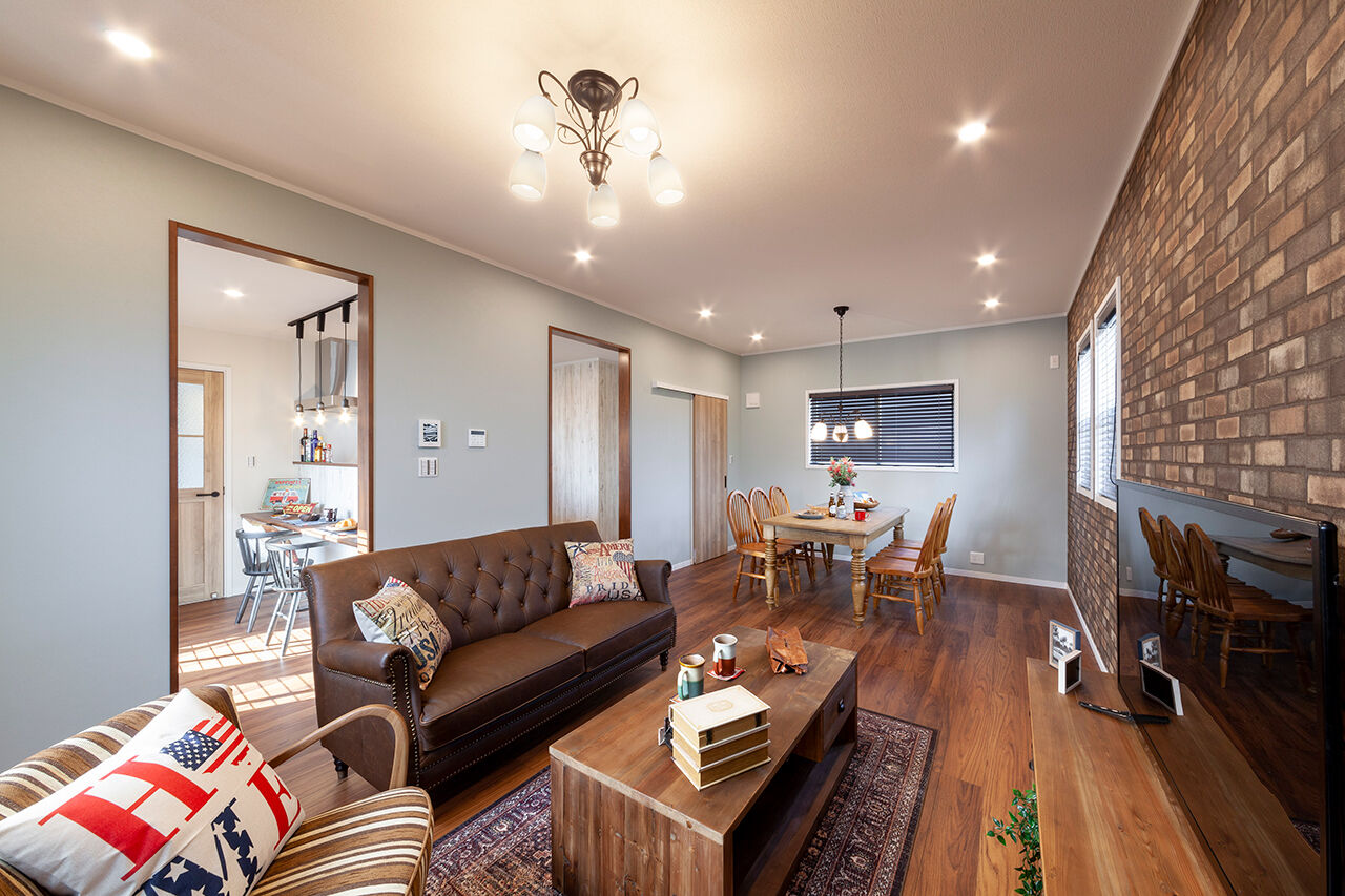 ビーバーハウス　注文住宅事業部　REST 【香芝市/1000万円台/間取り図有】3wayの回遊動線で快適な暮らしを叶えたアーリーアメリカンハウスの建築実例画像2