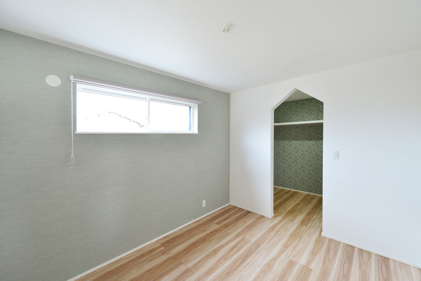 ヘルシーホーム/ハロウス 塗り壁とガルバの外観が映える高級感あるナチュラルな吹き抜け住宅の建築実例画像7