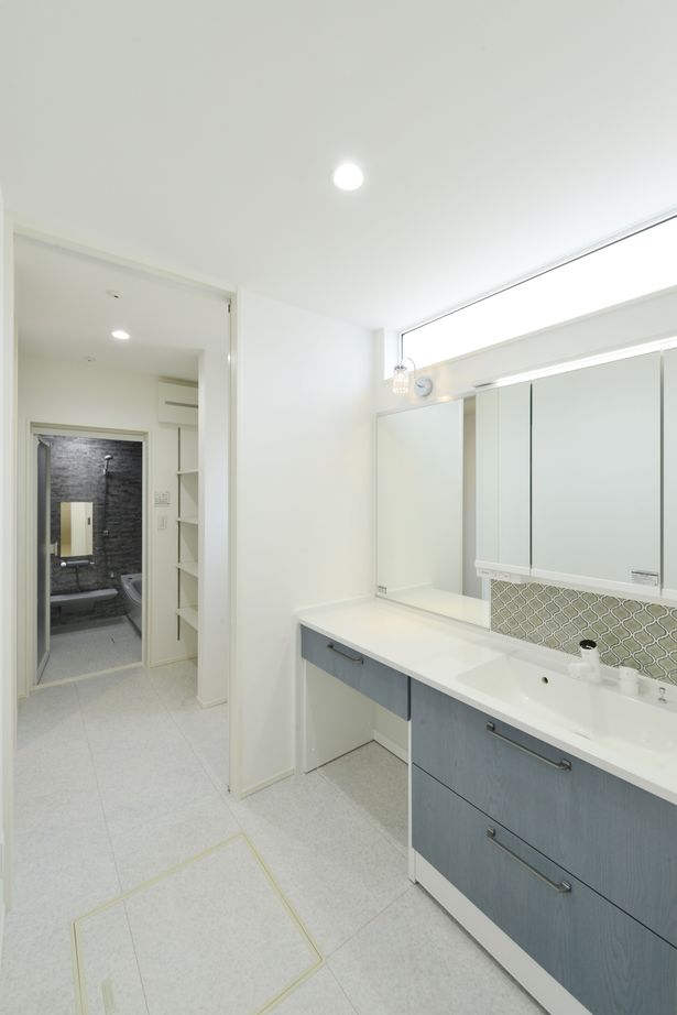 ヘルシーホーム/ハロウス 洗練されたモダンデザインが魅力のガレージ付きの家【インナーガレージ/モダン/木目】の建築実例画像6