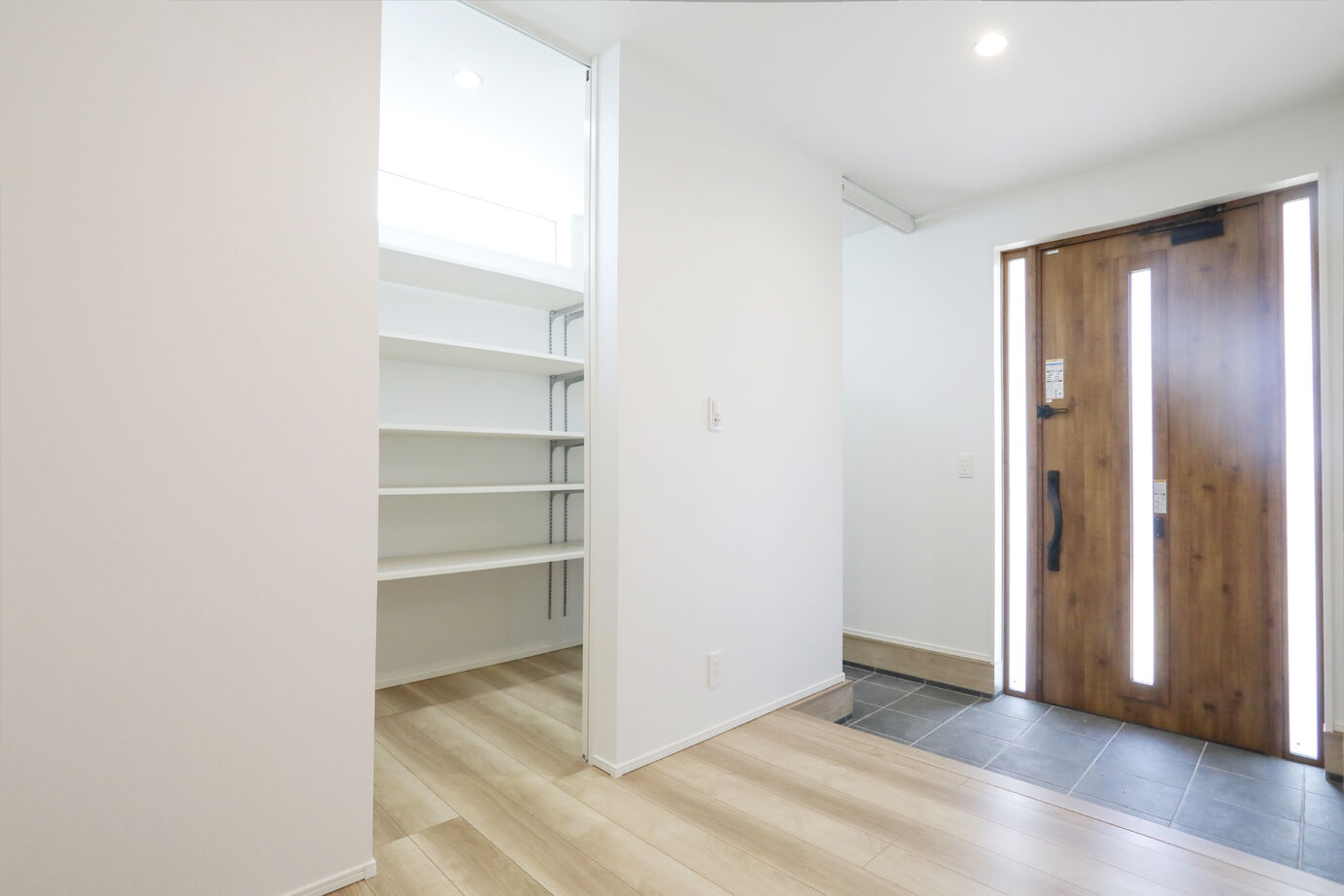 ヘルシーホーム/ハロウス 家族のつながりを感じるリビング吹き抜けのある開放的な家の建築実例画像5