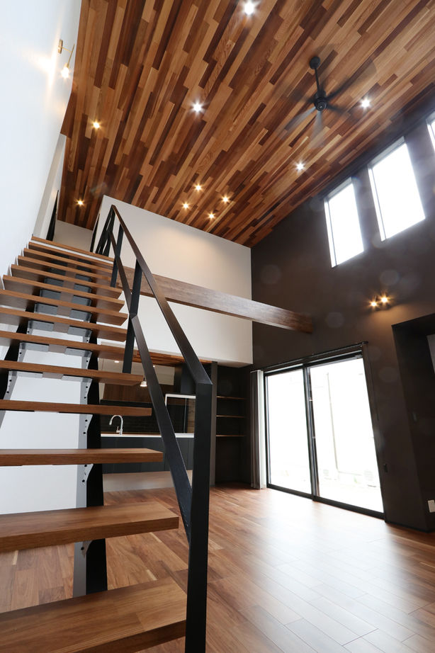 グランレブリー 【京都/2000万円台/間取り図あり】開放感いっぱいの落ち着いたモダンな空間。家族がのびのびと暮らせる家にの建築実例画像1