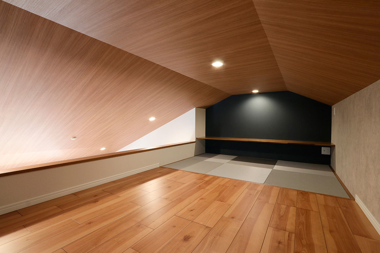 グランレブリー 【狭小30坪/京都/1400万円台/間取り図あり】2階LDK×吹抜け×勾配天井で間口3mの狭小地でもゆとりの室内空間の建築実例画像3