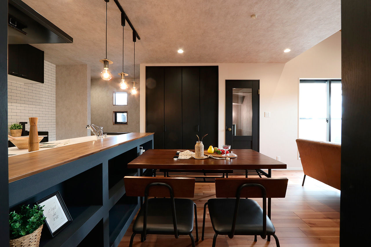 グランレブリー 【狭小30坪/京都/1400万円台/間取り図あり】2階LDK×吹抜け×勾配天井で間口3mの狭小地でもゆとりの室内空間の建築実例画像5