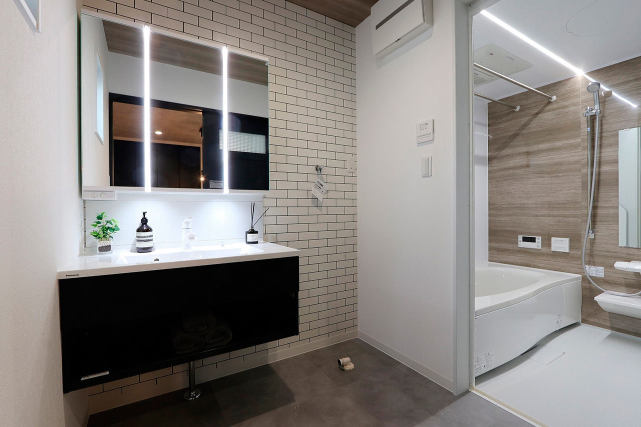 グランレブリー 【狭小30坪/京都/1400万円台/間取り図あり】2階LDK×吹抜け×勾配天井で間口3mの狭小地でもゆとりの室内空間の建築実例画像8