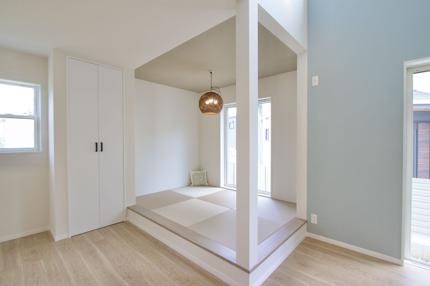 グランレブリー 【京都長岡京市/1000万円台/北欧スタイル×吹き抜け・間取り図あり】回遊できるフレンチシックハウスの建築実例画像9