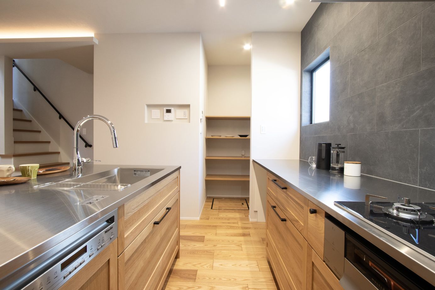 グランレブリー 【狭小×モダンスタイル×スキップフロア・間取り図あり】理想を形にした家の建築実例画像3