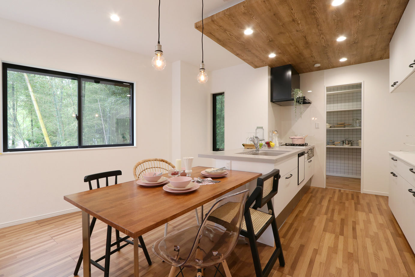 グランレブリー 【京都市/1000万円台/狭小×北欧スタイル×ロフト・間取り図有】木の風合いが心地よいナチュラルハウスの建築実例画像2