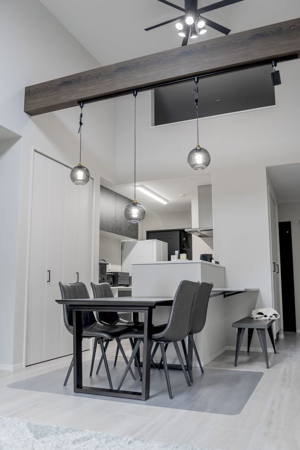 グランレブリー 【京都市西京区/1000万円台/狭小×モノトーン×吹き抜け・間取図有】狭小地でも開放感のあるホテルライクな家の建築実例画像8