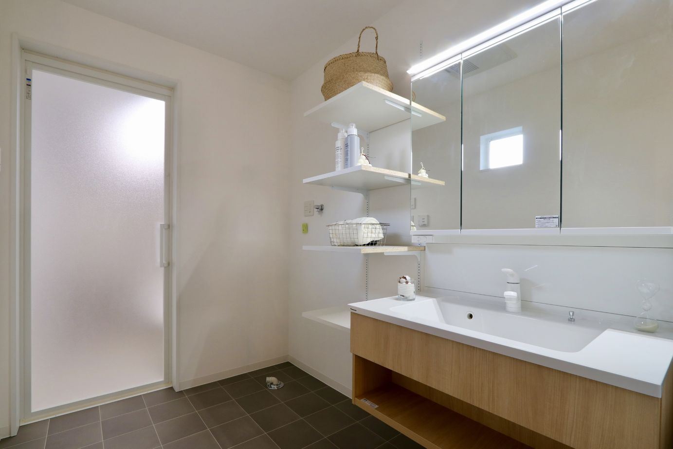 グランレブリー 【長岡京市/2000万円台/ナチュラルスタイル×吹き抜け・図面あり】狭小地を感じさせない家の建築実例画像6