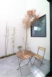 グランレブリー 【城陽市/1000万円台/吹き抜け/図面あり】タイルデッキがくれた、カーテンのいらない大らかな暮らしの建築実例画像4