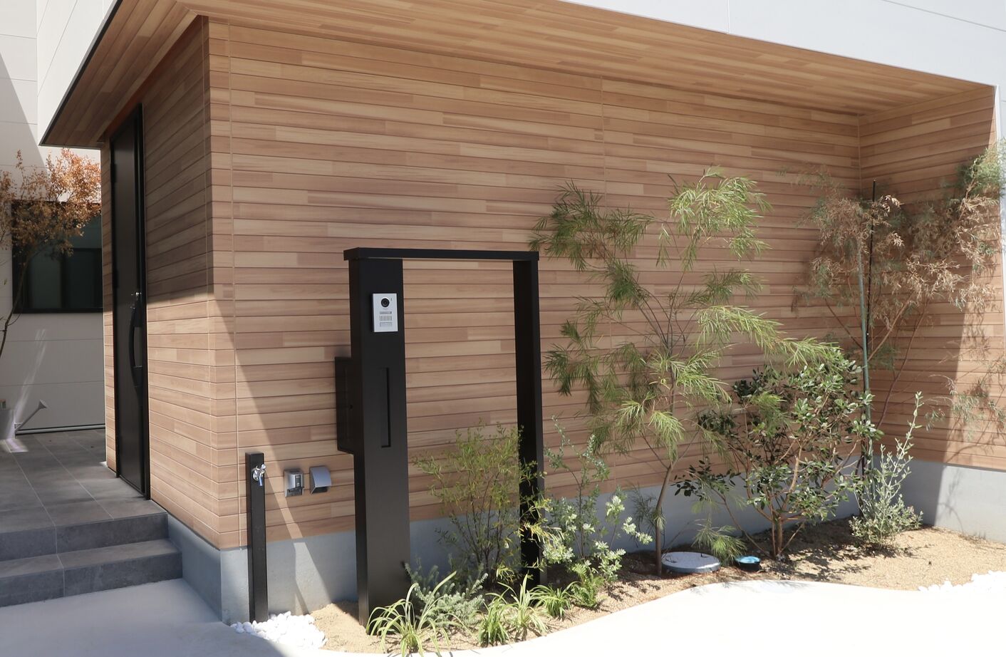 グランレブリー 【城陽市/1000万円台/吹き抜け/図面あり】タイルデッキがくれた、カーテンのいらない大らかな暮らしの建築実例画像6