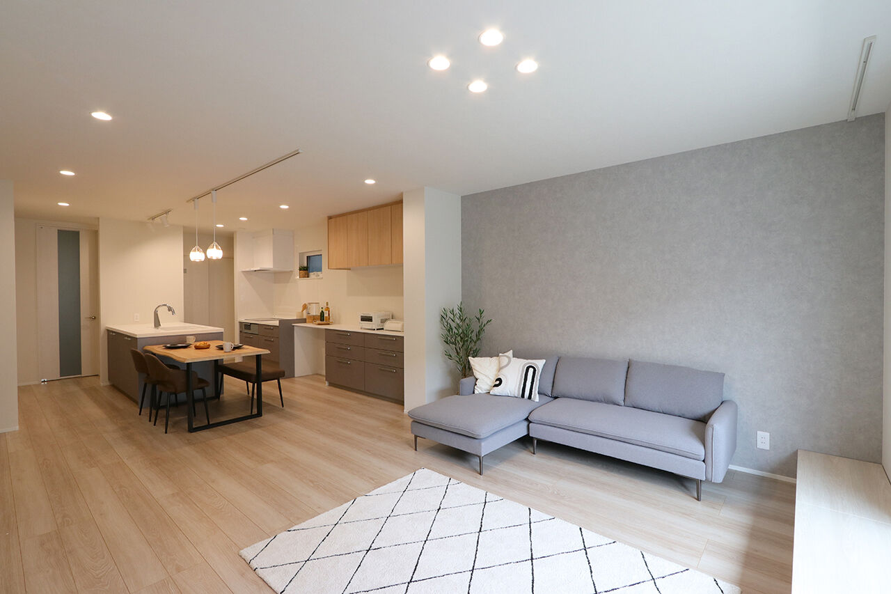 グランレブリー 【京都市/1000万円台/3階建て/間取り図有】狭小地でもくつろぎと機能的な回遊動線を形にした暮らしやすい家の建築実例画像2