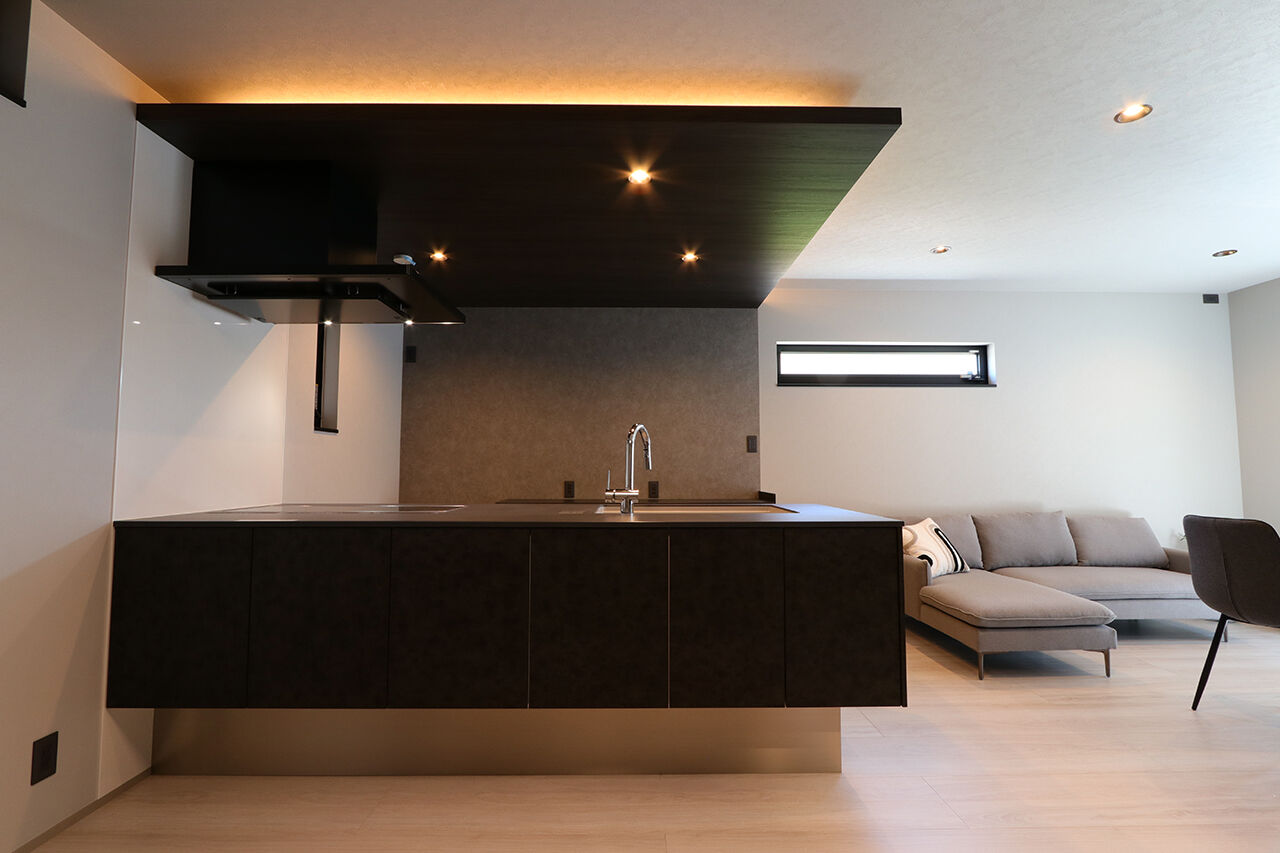 グランレブリー 【滋賀県/1000万円台後半/モノトーン/間取り図有】グレーの陰影が生み出す、上質なくつろぎの空間の建築実例画像3