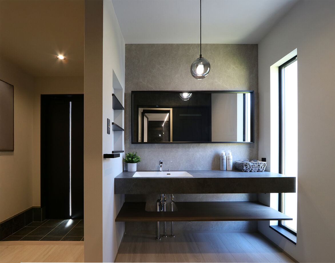 グランレブリー 【滋賀県/1000万円台後半/モノトーン/間取り図有】グレーの陰影が生み出す、上質なくつろぎの空間の建築実例画像4