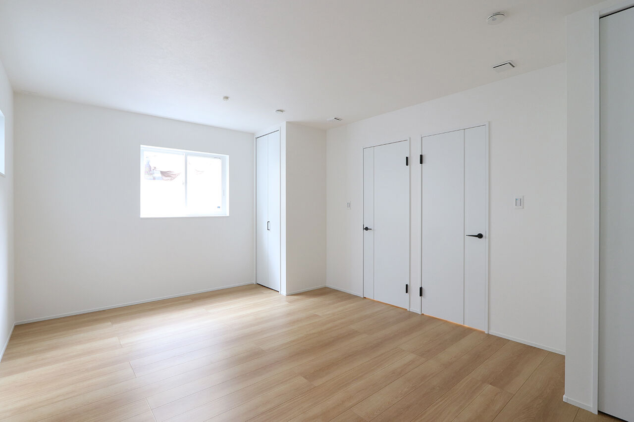 グランレブリー 【滋賀県/1000万円台後半/吹き抜け/間取り図有】吹き抜けの開放感と木目の温もりが広がる、心地よい住まいの建築実例画像5