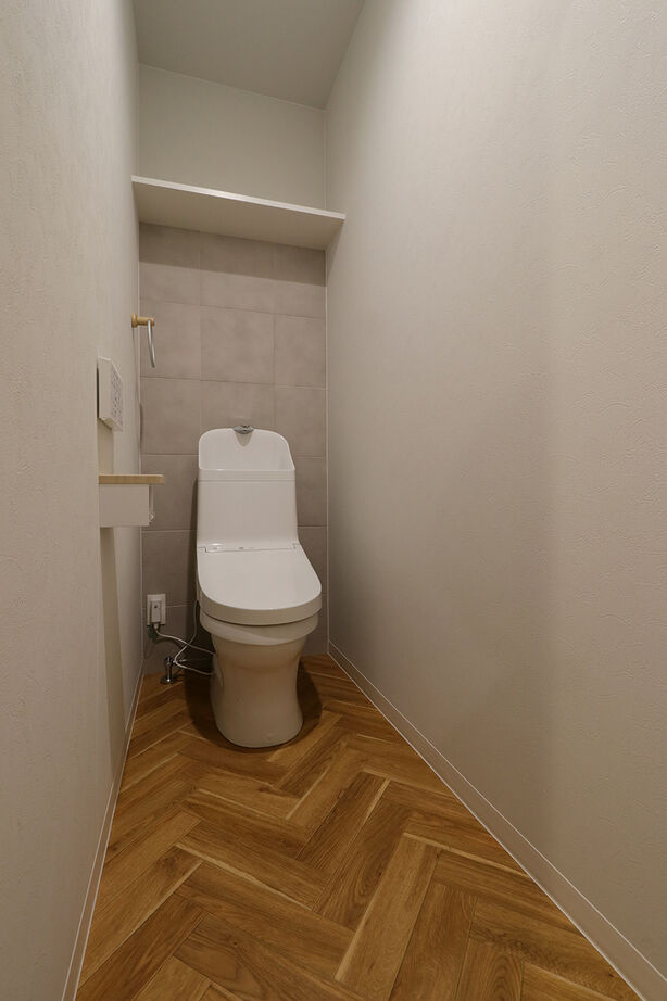 グランレブリー 【滋賀県/1000万円台後半/吹き抜け/間取り図有】吹き抜けの開放感と木目の温もりが広がる、心地よい住まいの建築実例画像6