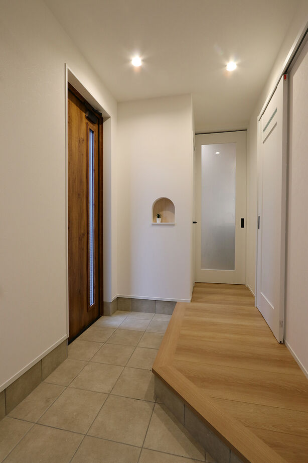 グランレブリー 【滋賀県/1000万円台後半/吹き抜け/間取り図有】吹き抜けの開放感と木目の温もりが広がる、心地よい住まいの建築実例画像7