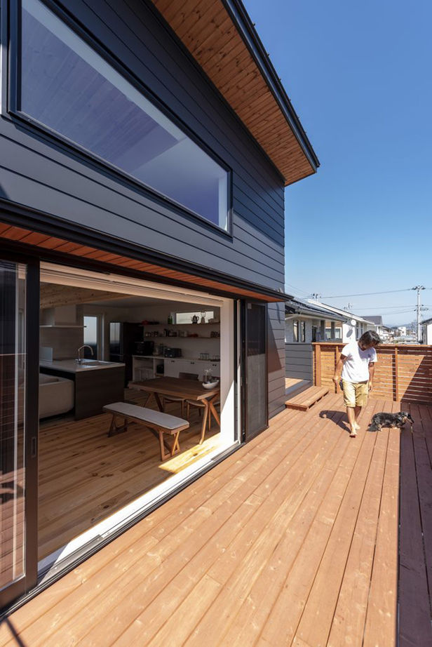 ヒノケン 【店舗併用住宅】大空間に仲間が集う空と太陽を感じるサーフスタイルの家の建築実例画像6