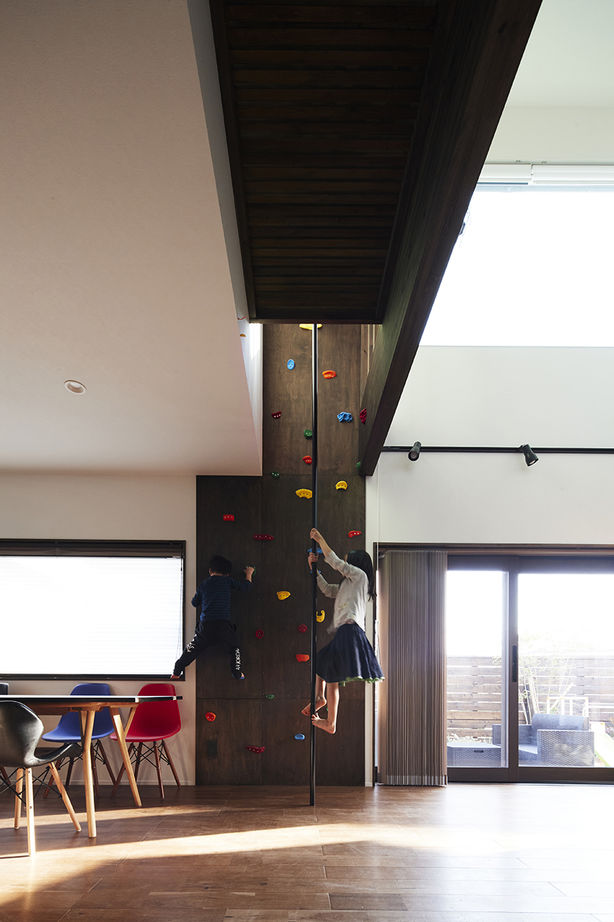 ヒノケン 【ボルダリングウォール×ZEHの住まい】子どもたちがのびのびと身体を動かして遊べる家の建築実例画像4