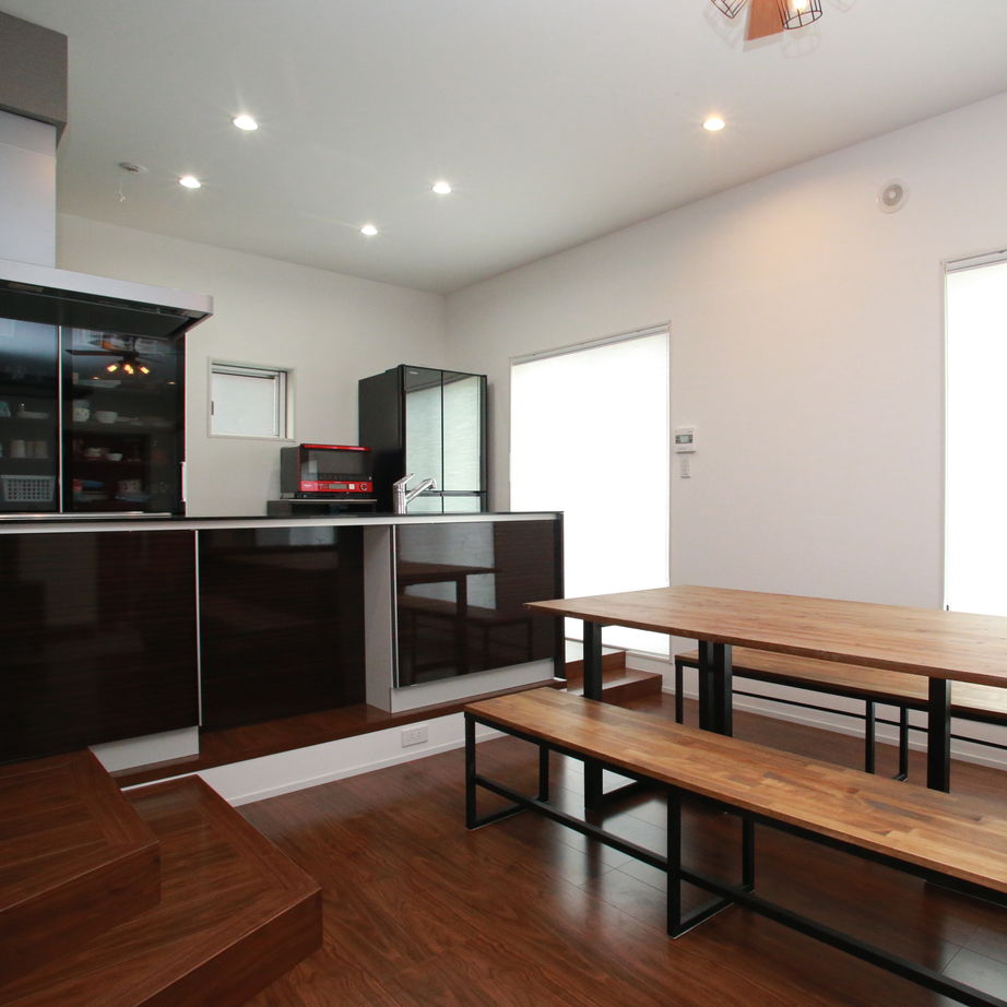 トヨタT&S建設 【豊田市/価格/シンプルモダン】頑丈な構造。無駄が一切ない空間。将来に備えて可変性のある機能的な家の建築実例画像2