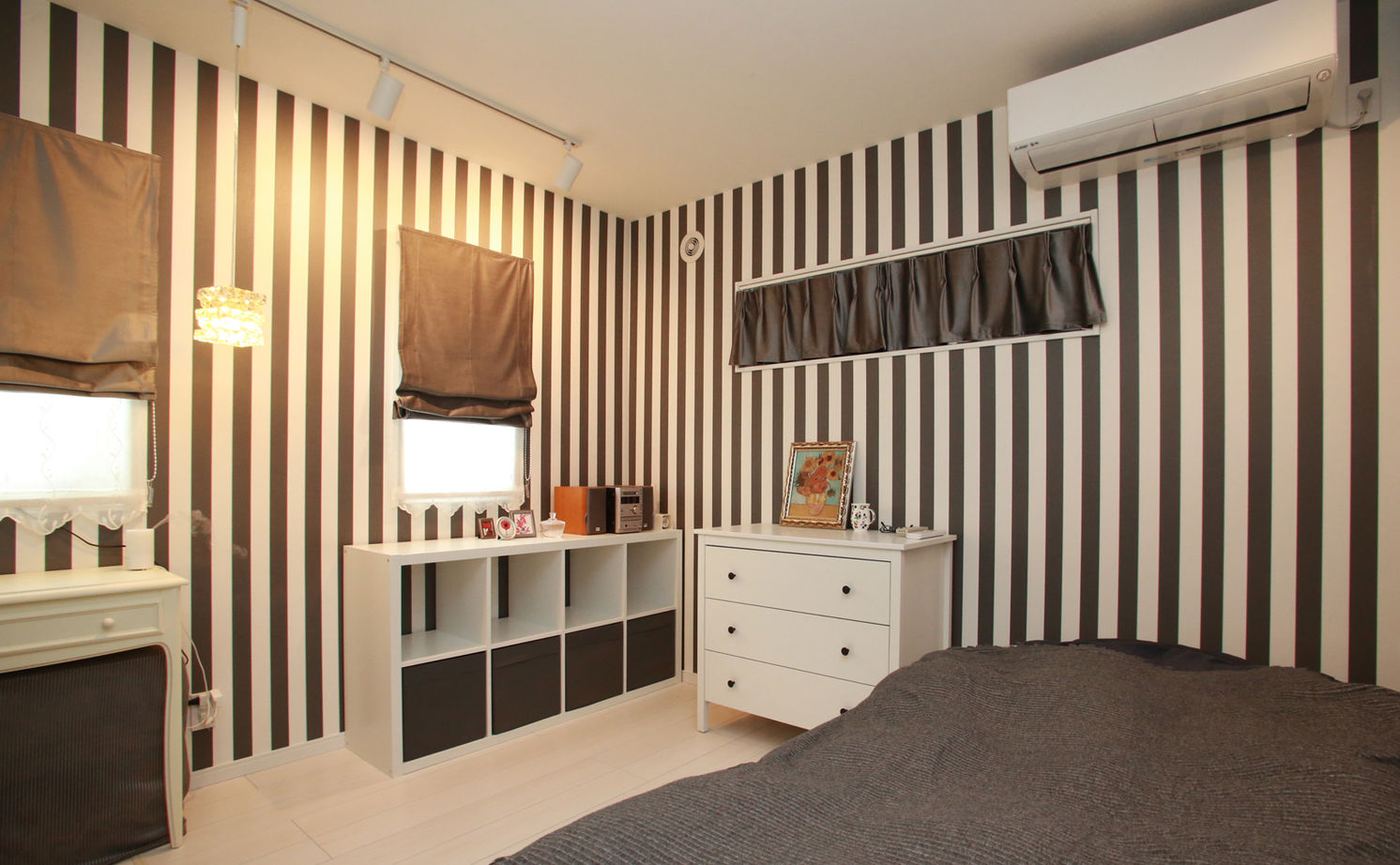 トヨタT&S建設 【間取り図掲載／名古屋市】面積以上に広さを感じる、シンプルさを極めた小粋な都市型３階建て住宅の建築実例画像5