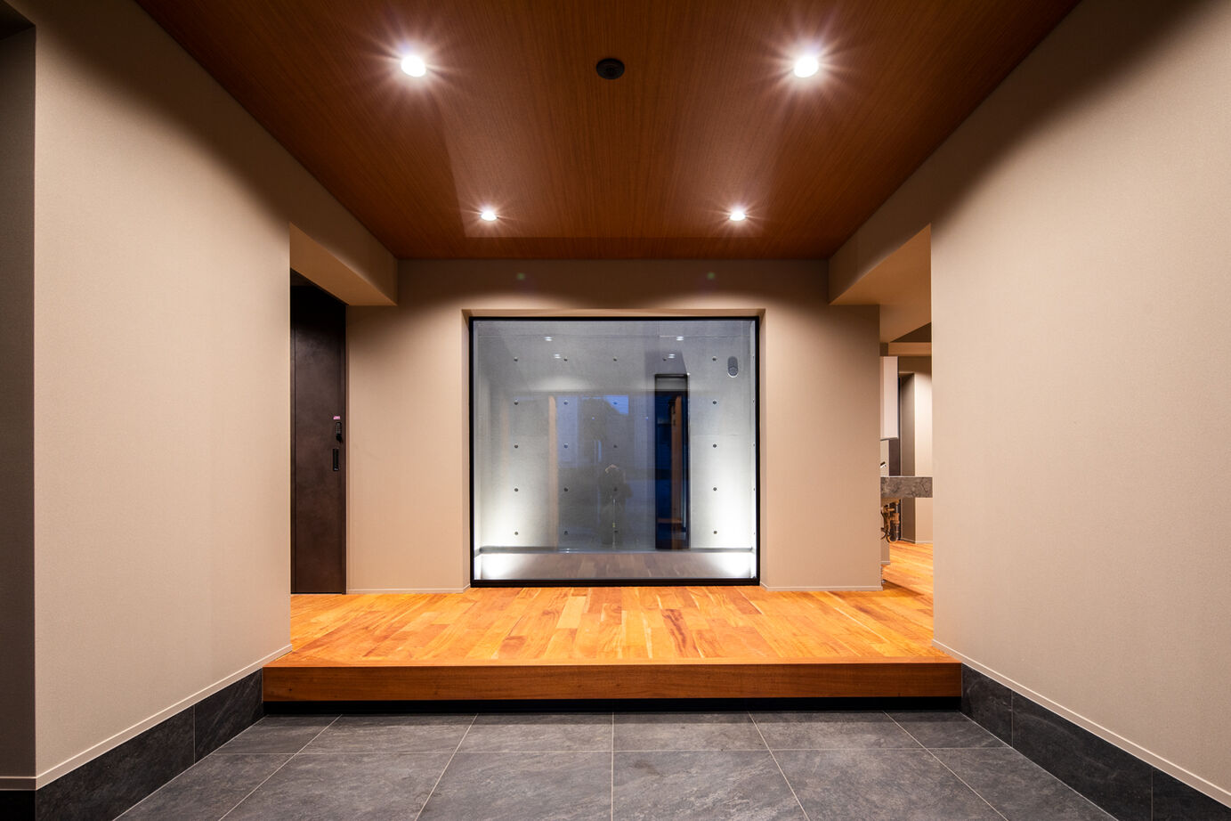 トヨタT&S建設 コンクリート造＋鉄骨造のハイブリット構造で実現した、開放的で都会的なデザイン邸宅の建築実例画像5