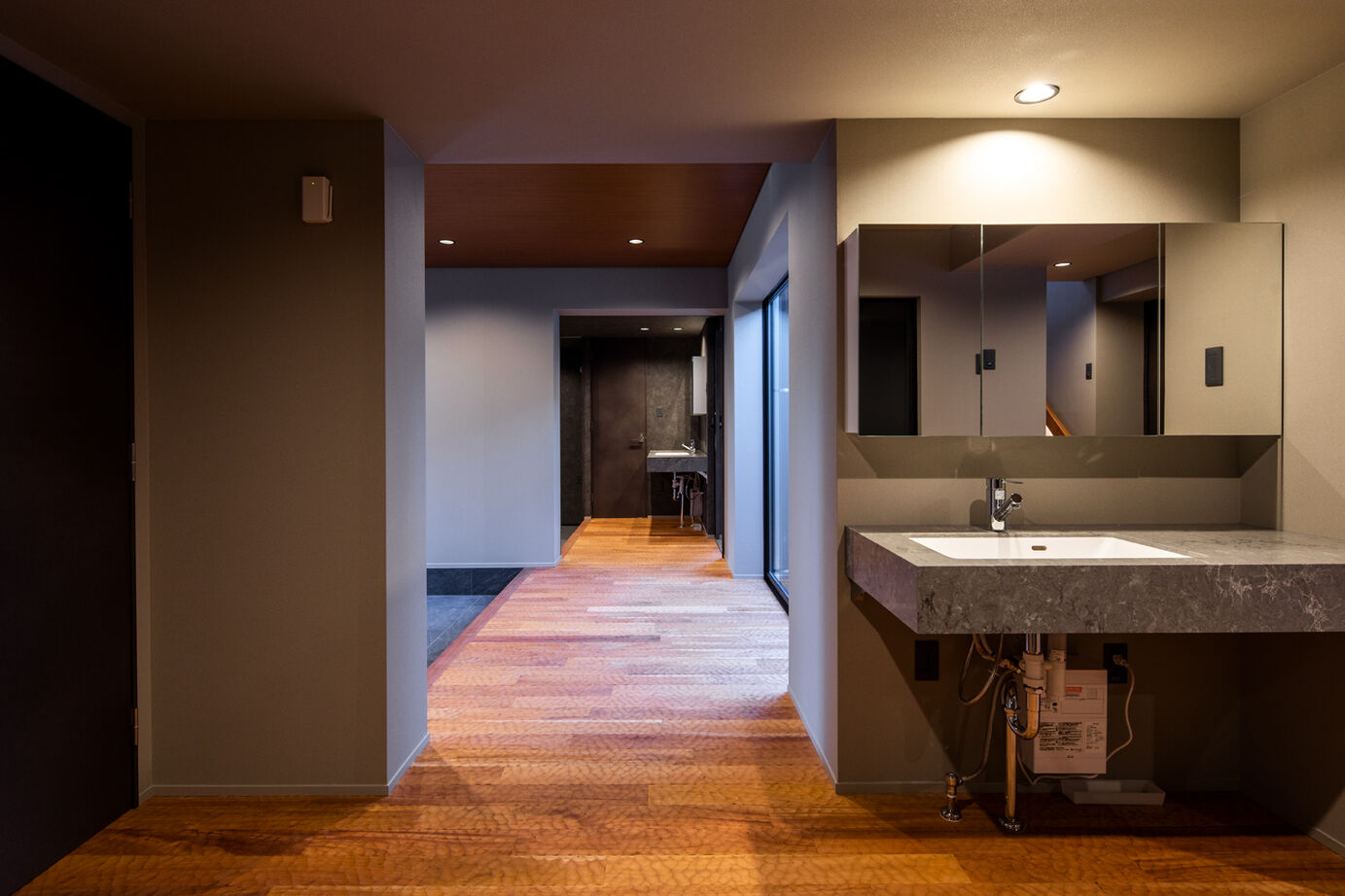 トヨタT&S建設 コンクリート造＋鉄骨造のハイブリット構造で実現した、開放的で都会的なデザイン邸宅の建築実例画像9